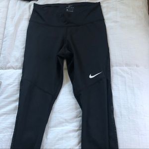 Black Nike capri leggings